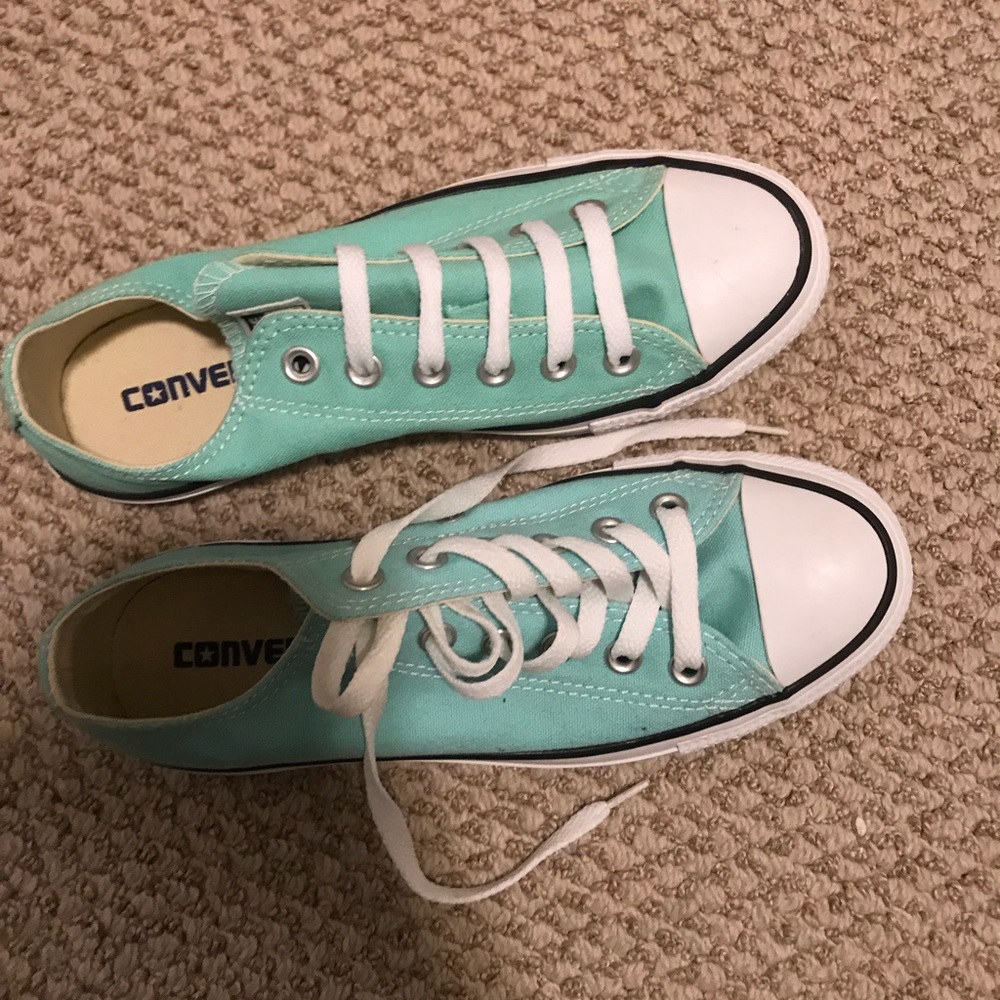 Women’s converse ****FLASH SALE*****